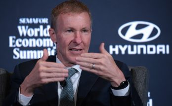 Breaking: United Airlines CEO warns an extended shutdown will hurt bookings