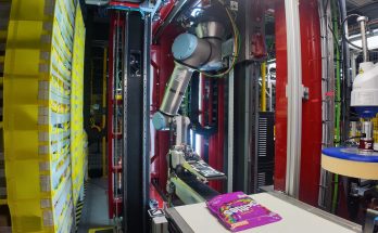 Breaking: Amazon introduces 'Blue Jay' warehouse robot that performs multiple tasks at once