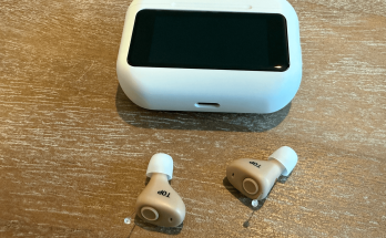 The Best Part of Audien’s Atom X Hearing Aids Is the Helpful, High-Tech Case – Trends