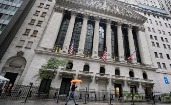 Asian shares advance, with Japan's benchmark surging after ruling party forms new coalition - atlantisthemes