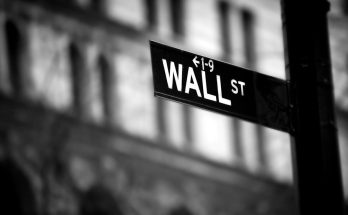 S&P Futures Trim Losses as Trump Eases Trade Concerns - atlantisthemes