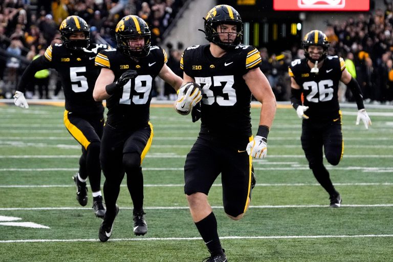 Iowa Hawkeyes sent College Football Playoff prediction as Oregon, USC, Nebraska loom | Sporting News