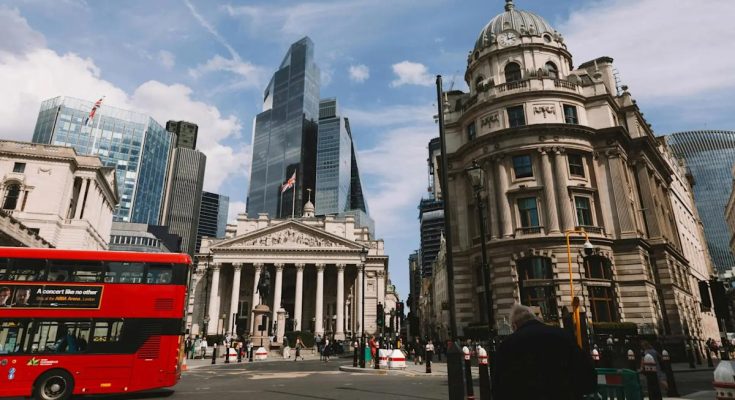 Bank of England Working to Synchronize Blockchains With National Payment System - atlantisthemes