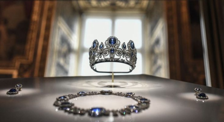 Historic jewels stolen in ‘national disaster’ for France: What we know about missing Louvre treasures | CNN