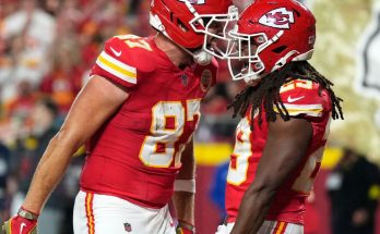 Kelce ties Chiefs TD mark with vintage night