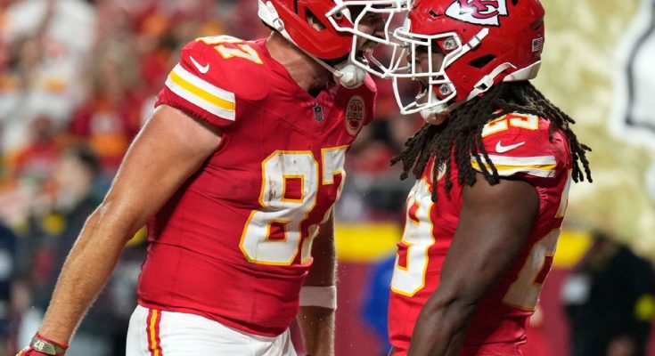 Kelce ties Chiefs TD mark with vintage night