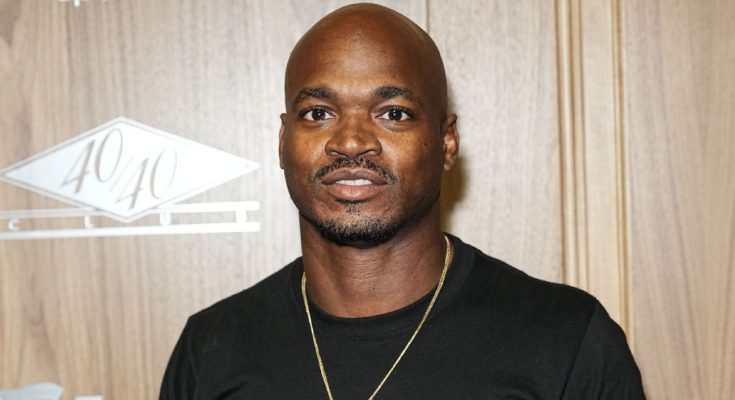 Ex-NFL star Peterson asleep in SUV before arrest