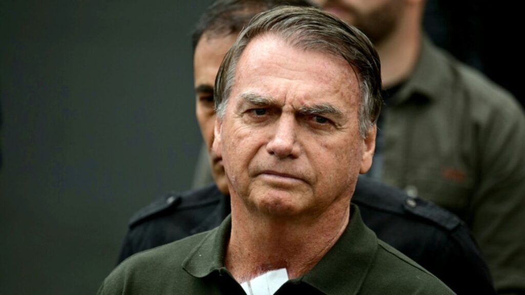 25-bolsonaro-im-september-in-brasC3ADlia-920252571a07c5df.jpg