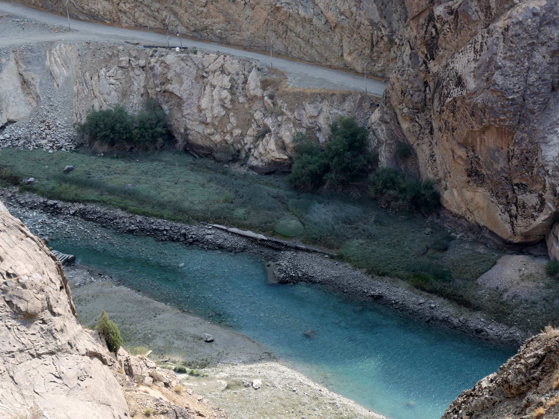 atlantisthemes - Drinking water in Tehran could run dry in two weeks, Iranian official says