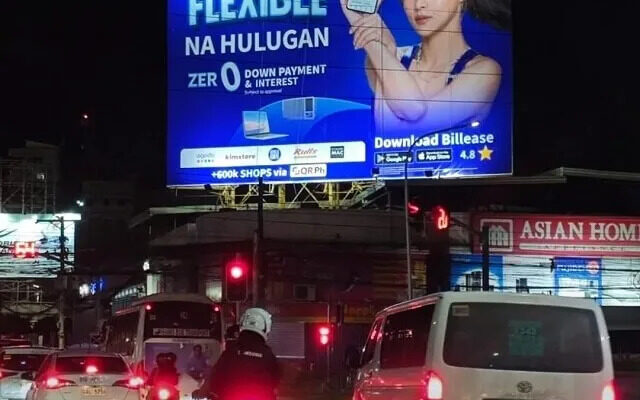 An article on advertising pandemonium gets Reddit users riled up.