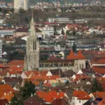 blick-auf-die-innenstadt-von-reutlingen-archivbild-die-polizei-ermittelt-nach-dem-fund-fuenf-toter-m.webp