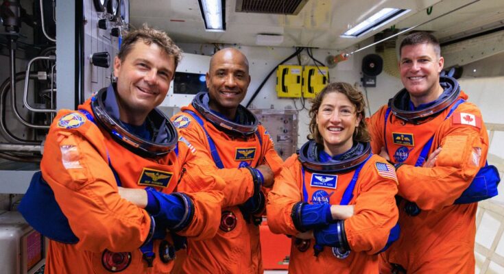 atlantisthemes - NASA Not Paying Moon Astronauts as They Prepare to Risk Their Lives