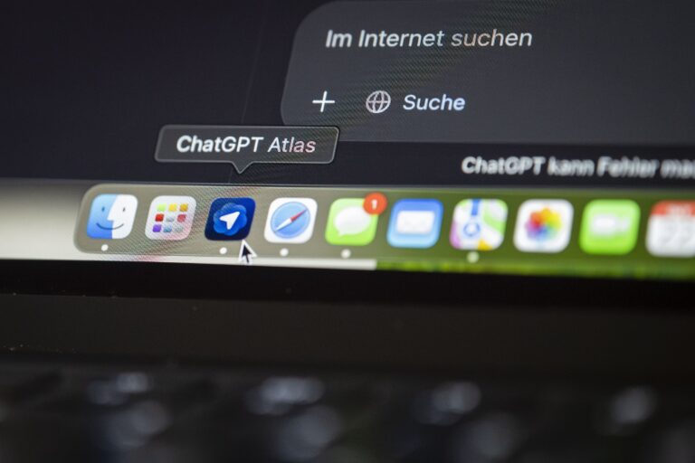 Researchers found that OpenAI's browser, Atlas's omnibox, is extremely vulnerable to serious prompt injection attacks.